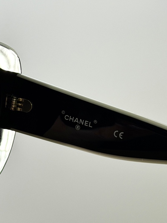 Chanel 71414 CC Logo Sunglasses – Black & White main image 10